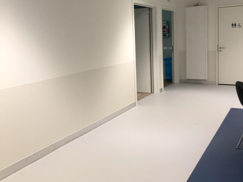 Muurbescherming ACROVYN® – UZ kabinet chirurgie, Leuven